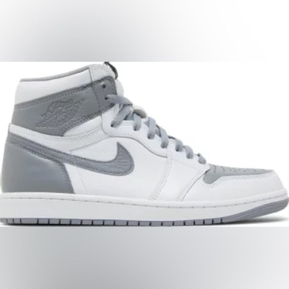 2022
Air Jordan 1 Retro High OG 'Stealth